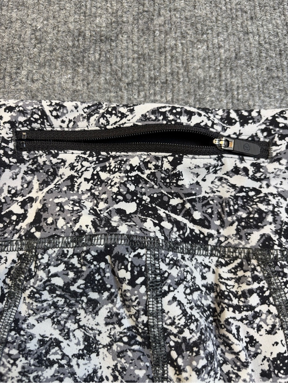 Lululemon Pace Rival Crop 22" Leggings Paint Splash Silver Multi Black Sz 2 - Picture 13 of 14